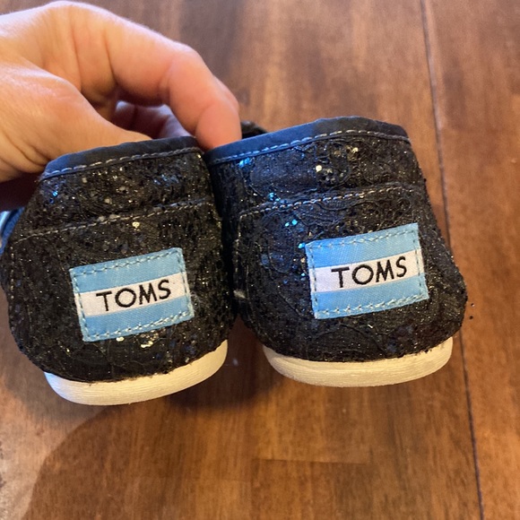 Tom’s, sparkly black women’s size 5.5 - Picture 3 of 7